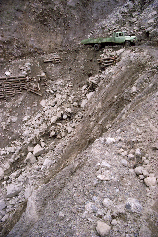 95 A 14 6 1995 Truck in Landslide 3