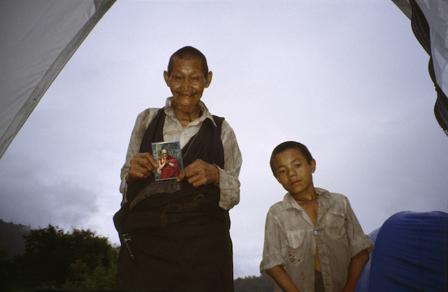 95 B 38 145b 1995 Portes Tent door w Dalai Lama