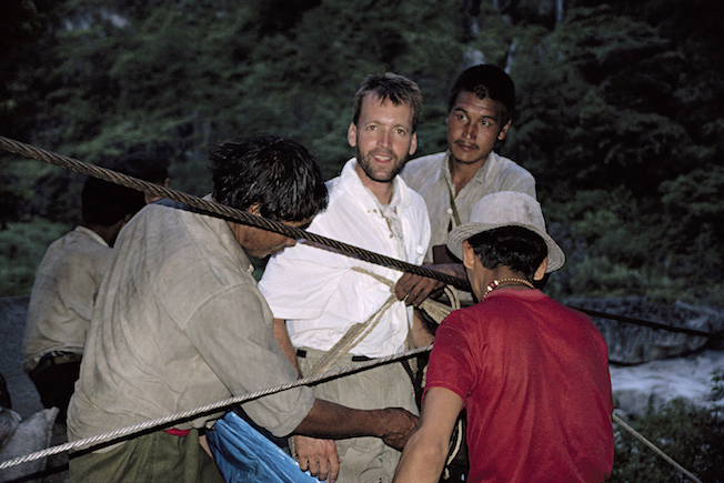 97 B 22 60 1997 TG Troy Strapped in for Cable Crossing Yarlung