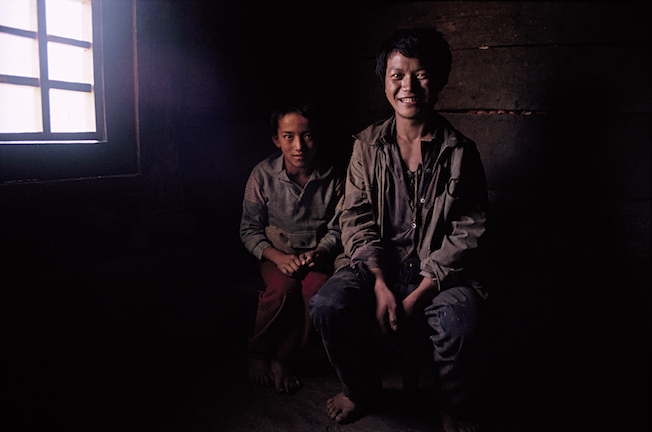 97 B 28 14 1997 TG Monpa Boys in Room in Gogden