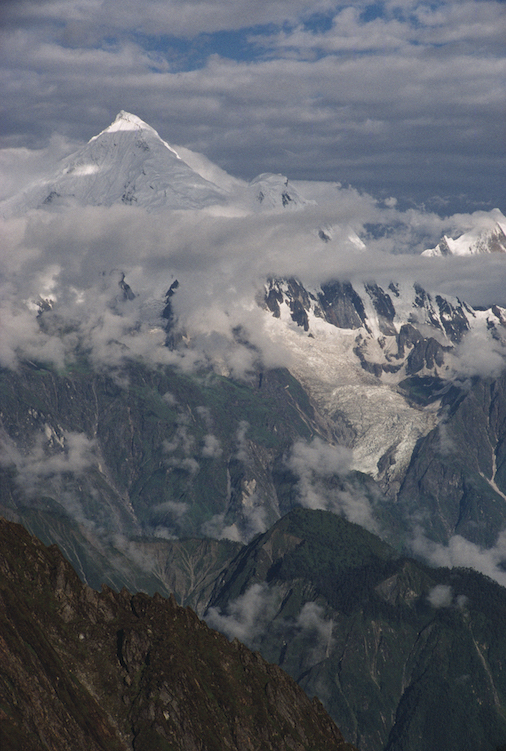 97 C 31 155 1997 Gyala Peri