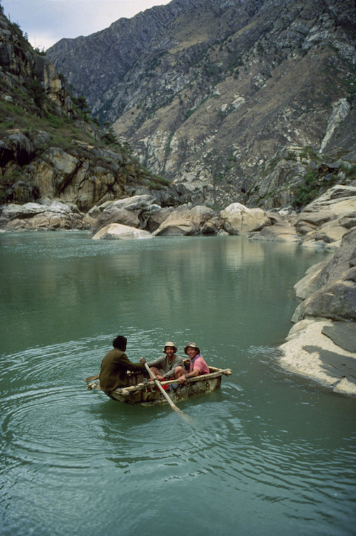 28 21a 1994 Gil Troy in Coracle on TsangPo Hike Out