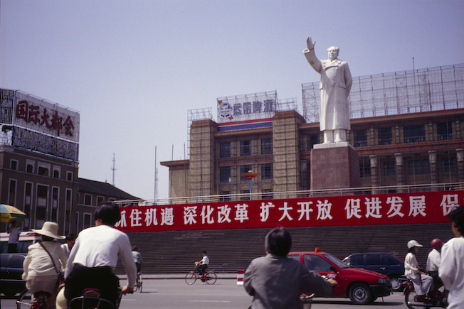 3 106a 1994 Mao Statue in Chengdu